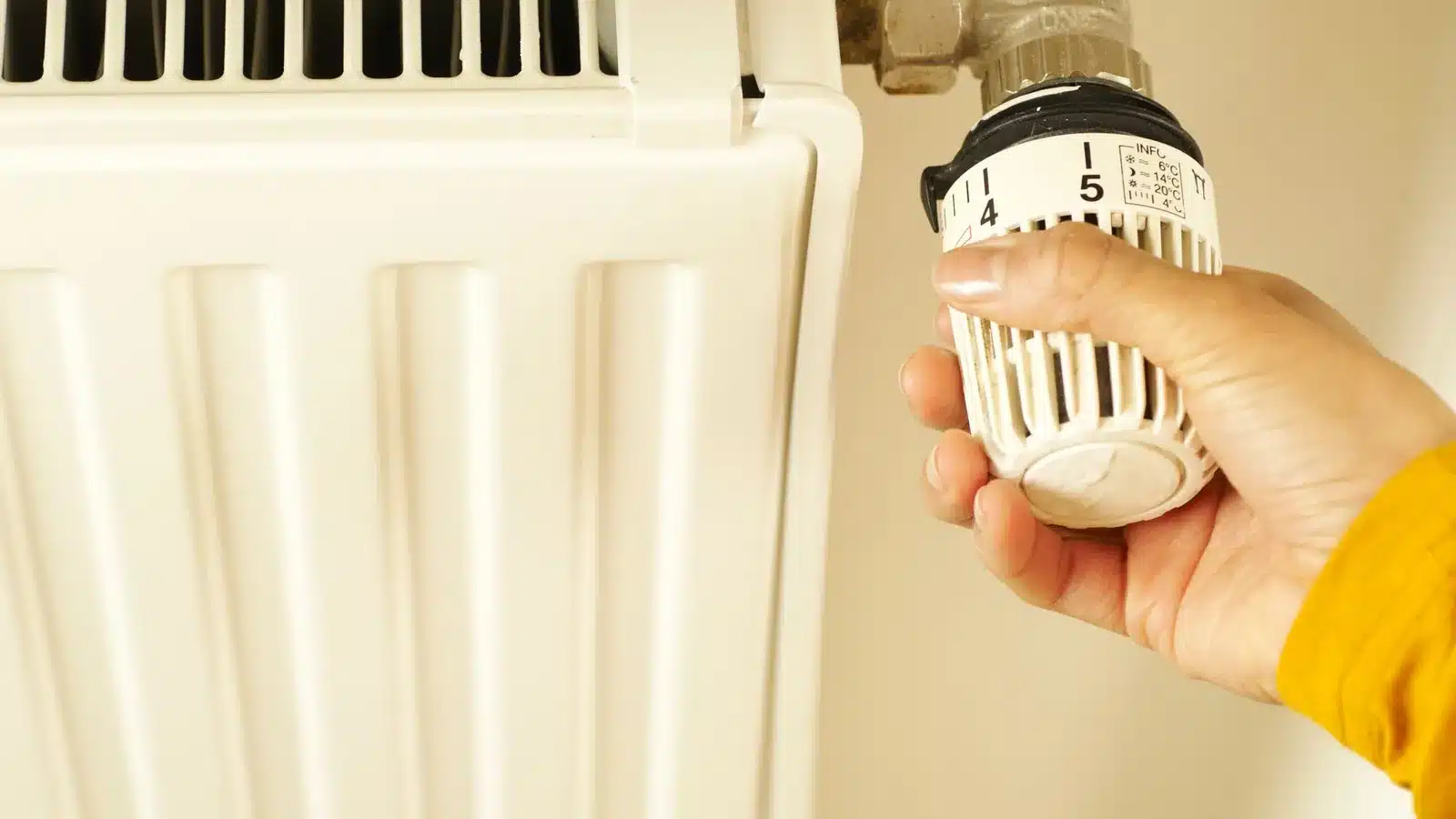 Gasmeter en elektriciteitsmeter in de meterkast, met het oog op de energiebelasting 2027