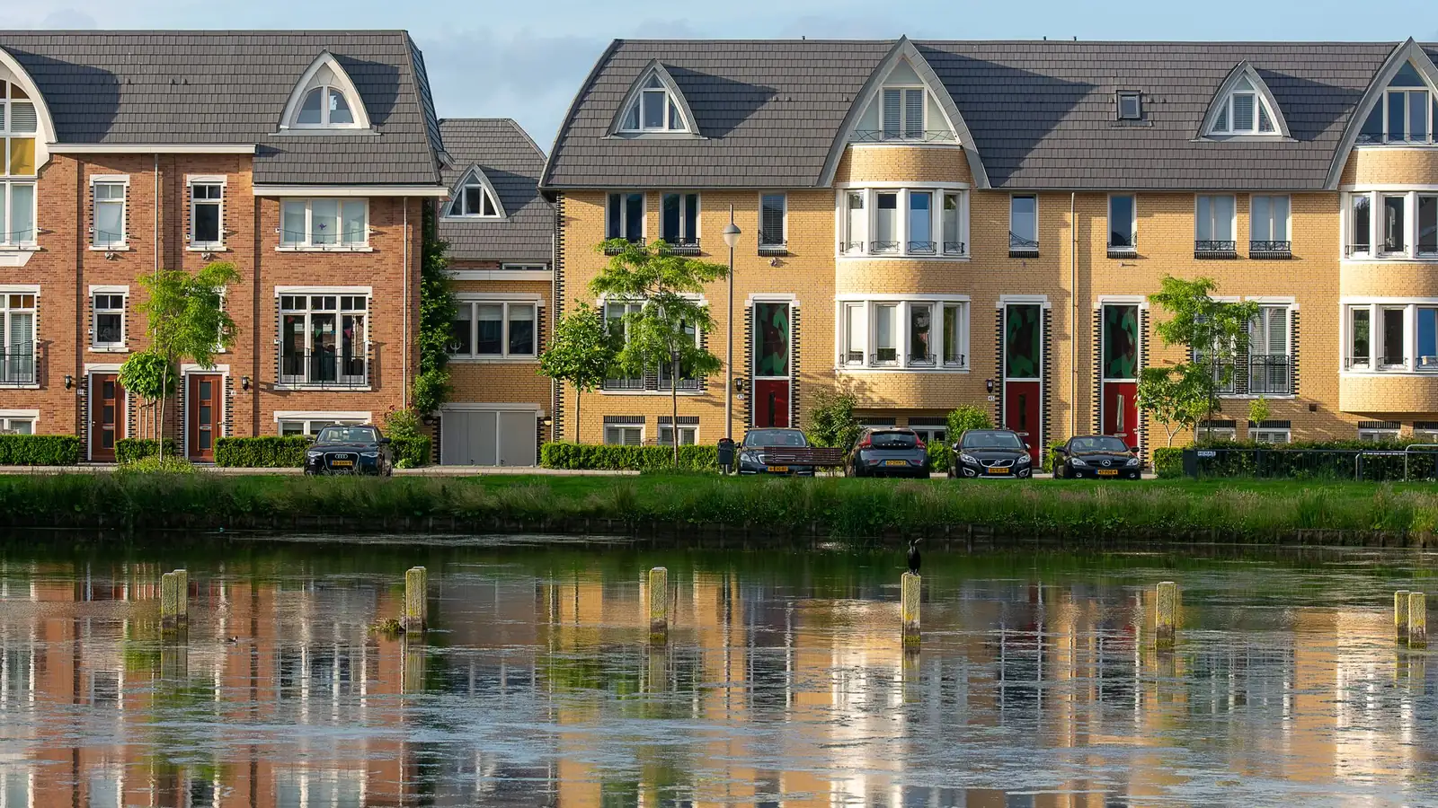 Rij Nederlandse woningen waarvan het energielabel de energiezuinigheid aangeeft